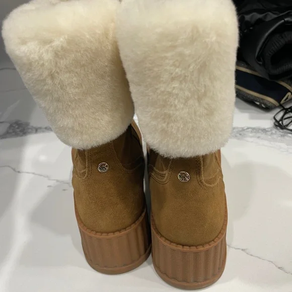 Michael Kors boots - Picture 2 of 6